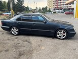 Mercedes E 270-6