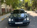 Mercedes E 220-2