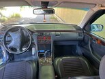Mercedes E 220-11