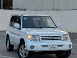 Mitsubishi Pajero io-6