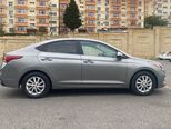 Hyundai Accent-2