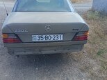 Mercedes 230 E-2