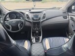Hyundai Elantra-13