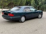 Mercedes E 240-17