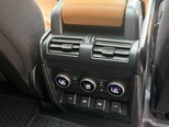 Land Rover Defender-6