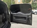 Land Rover Defender-11