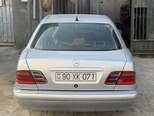 Mercedes E 200-2