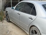 Mercedes E 200-4