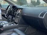 Audi Q7-11