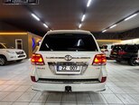 Toyota Land Cruiser-7