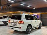 Toyota Land Cruiser-6