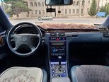 Mercedes E 240-10