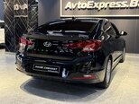 Hyundai Elantra-4