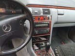 Mercedes E 270-8