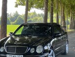 Mercedes E 240-1