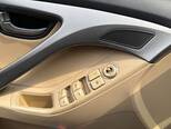 Hyundai Elantra-14