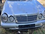 Mercedes E 200-1
