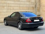 Mercedes E 220-11