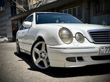 Mercedes E 320-1