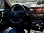 Mercedes E 320-9