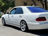 Mercedes E 320-8