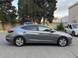 Hyundai Elantra-12