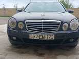 Mercedes E 220-1