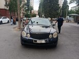 Mercedes E 220-1