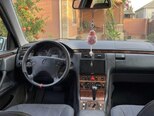 Mercedes E 230-3