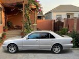 Mercedes E 230-2