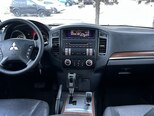 Mitsubishi Pajero-5