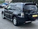 Mitsubishi Pajero-10
