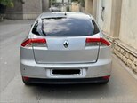 Renault Laguna-12