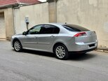 Renault Laguna-13