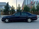 Mercedes E 200-11