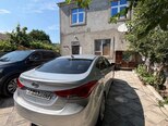 Hyundai Elantra-2