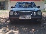 Mercedes E 220-1