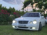 Mercedes E 220-1