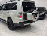 Mitsubishi Pajero-5