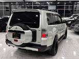 Mitsubishi Pajero-4