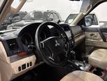 Mitsubishi Pajero-11