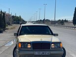 Mercedes 200 D-1
