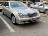 Mercedes E 240-1
