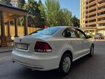 Volkswagen Polo-3