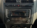 Volkswagen Polo-13
