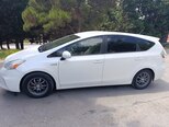Toyota Prius V-10
