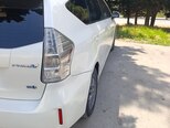 Toyota Prius V-3