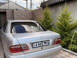 Mercedes E 240-2