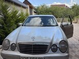 Mercedes E 240-5