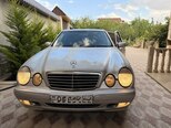 Mercedes E 240-1